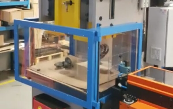 Presse à découper et emboutissage